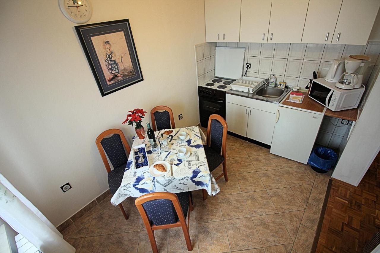 Guesthouse Marija Novi Vinodolski Eksteriør bilde