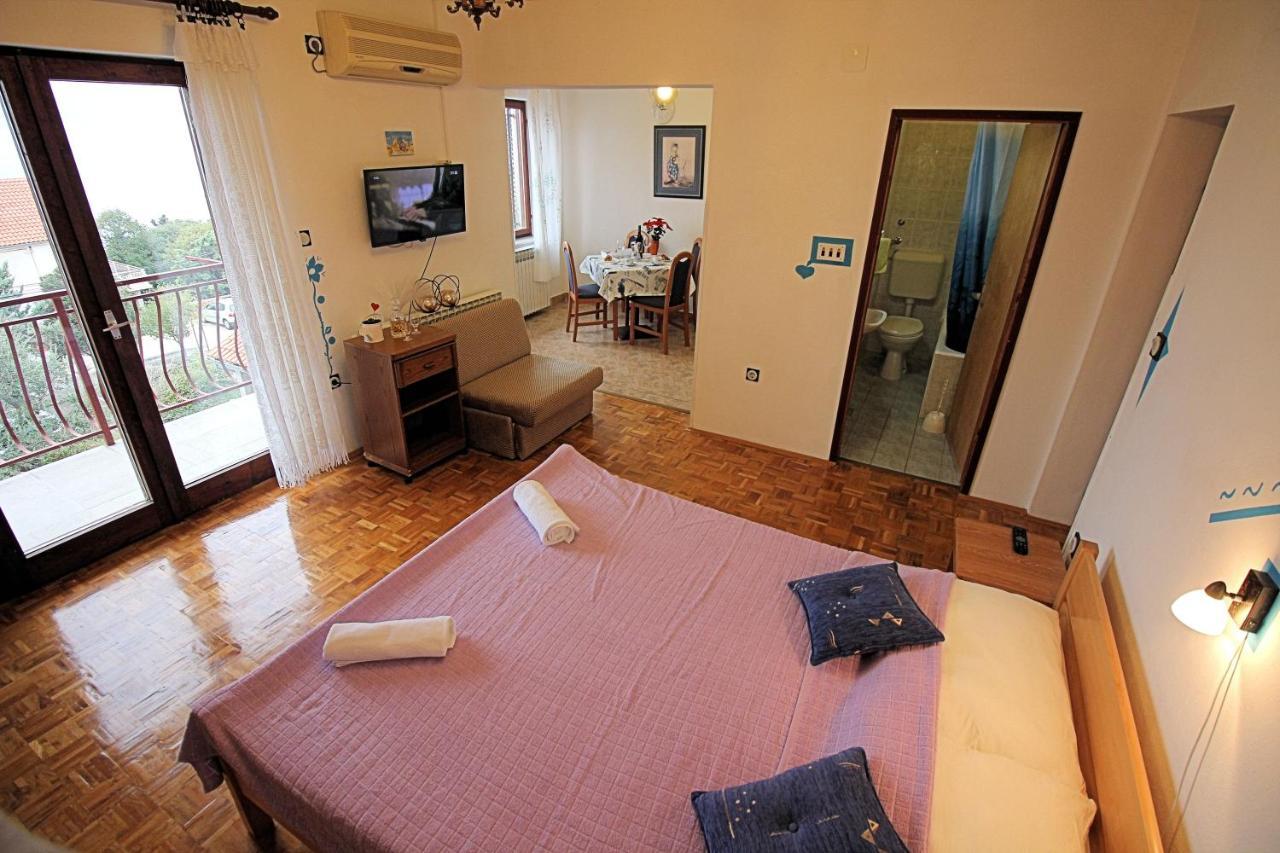 Guesthouse Marija Novi Vinodolski Eksteriør bilde